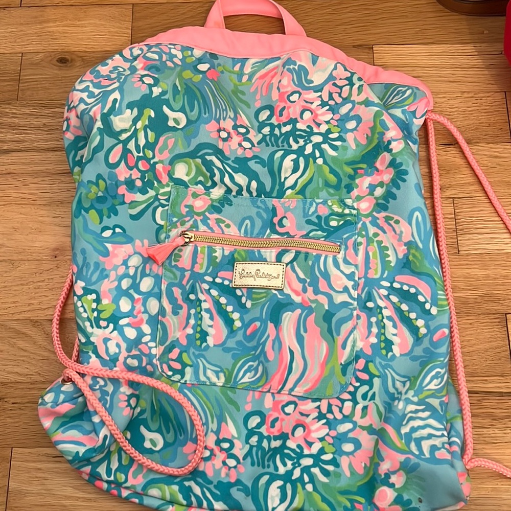 Lilly Pulitzer cinch bag- great condition